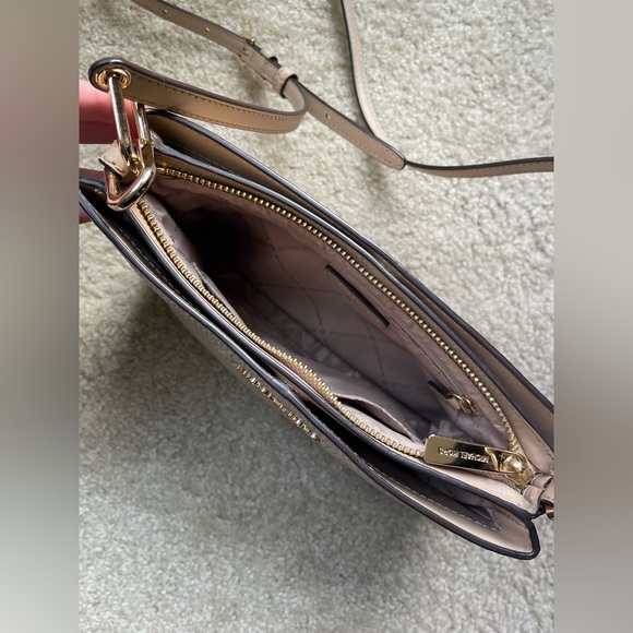 Michael Kors Tan crossbody purse - Picture 2 of 6